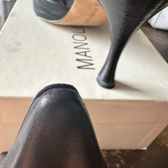 SOLD - Manolo Blahnik D’Orsay black slingback heels with bows - Picture 9 of 11